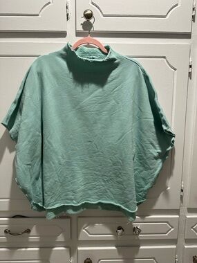 Frank & Eileen Caplet -Mint Green Boxy Raw-Edge Sweatshirt
